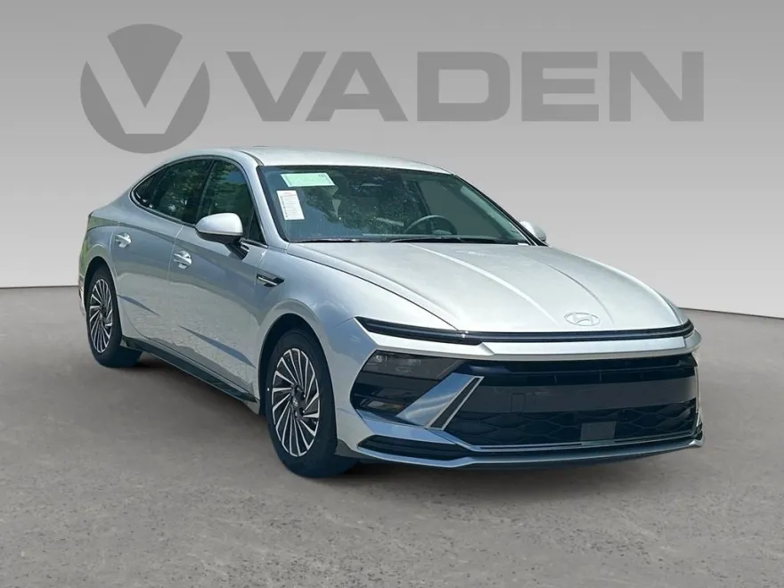 2025 Hyundai Sonata Hybrid SEL photo 1