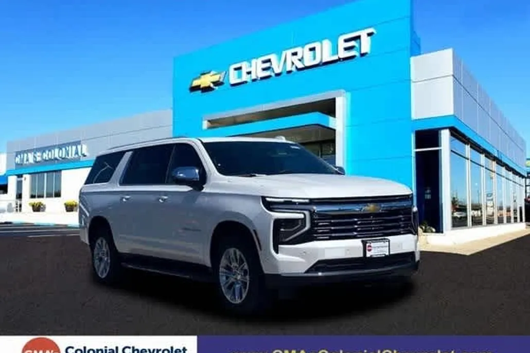 2025 Chevrolet Suburban Premier photo 1