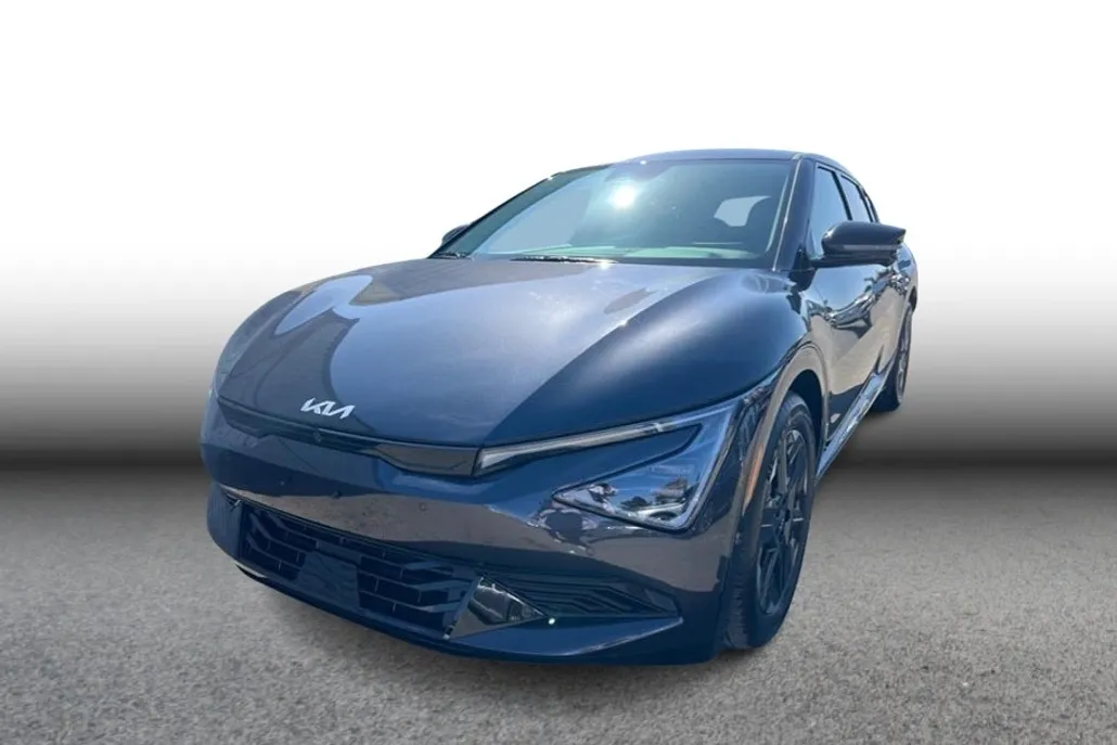2025 Kia EV6 Wind photo 1