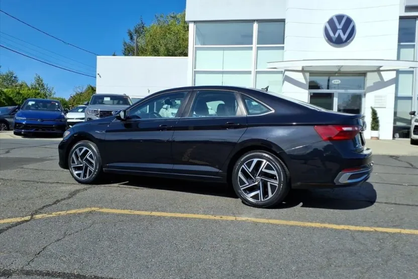 2022 Volkswagen Jetta 1.5T SEL photo 1
