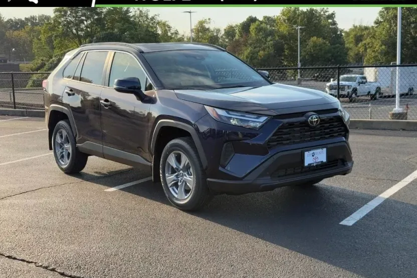 2025 Toyota RAV4 XLE photo 1
