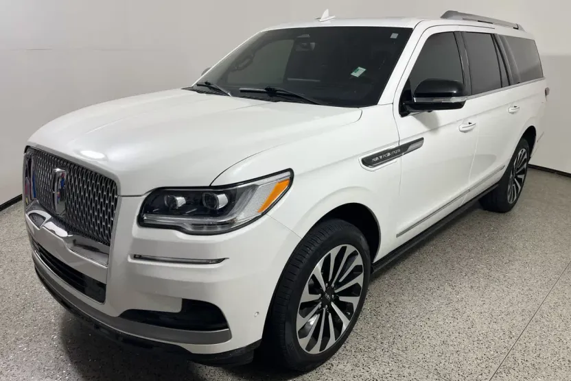 2024 Lincoln Navigator Reserve L photo 1