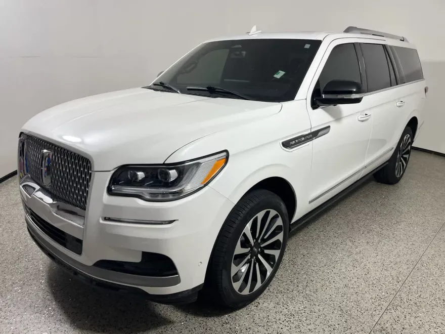 2024 Lincoln Navigator Reserve L photo 1