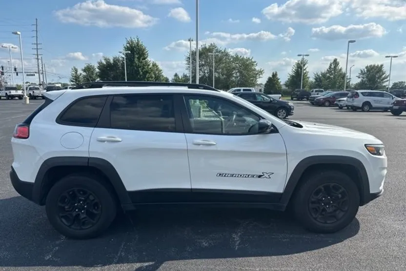 2022 Jeep Cherokee Latitude photo 1