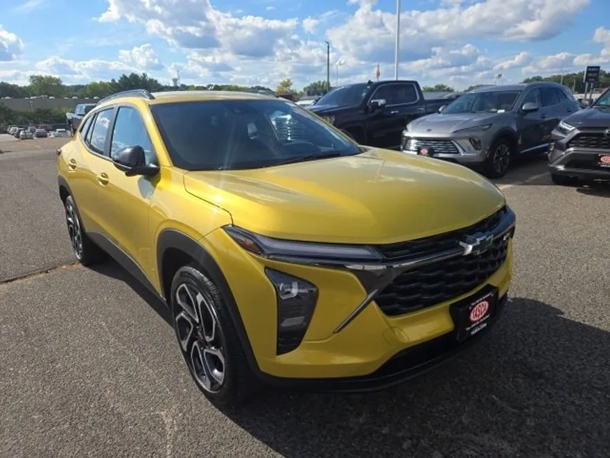 2024 Chevrolet Trax photo 1