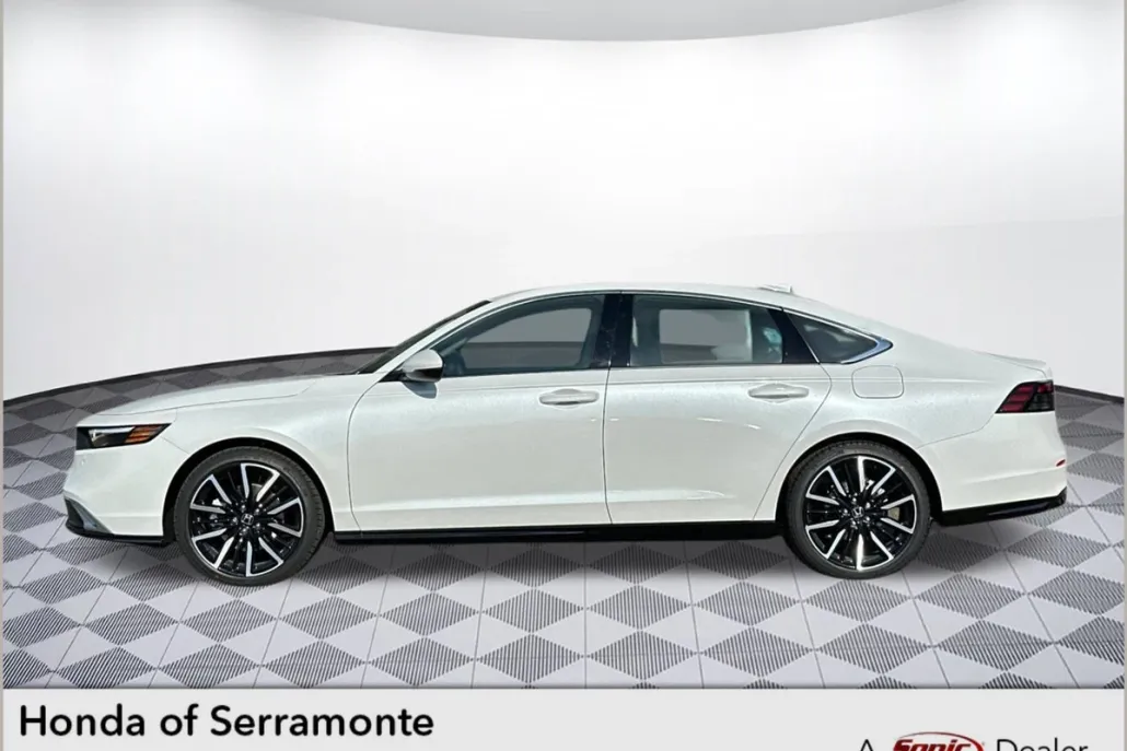 2025 Honda Accord Hybrid Touring photo 1
