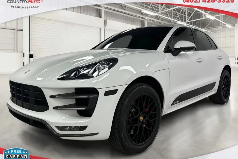 2016 Porsche Macan Turbo photo 1