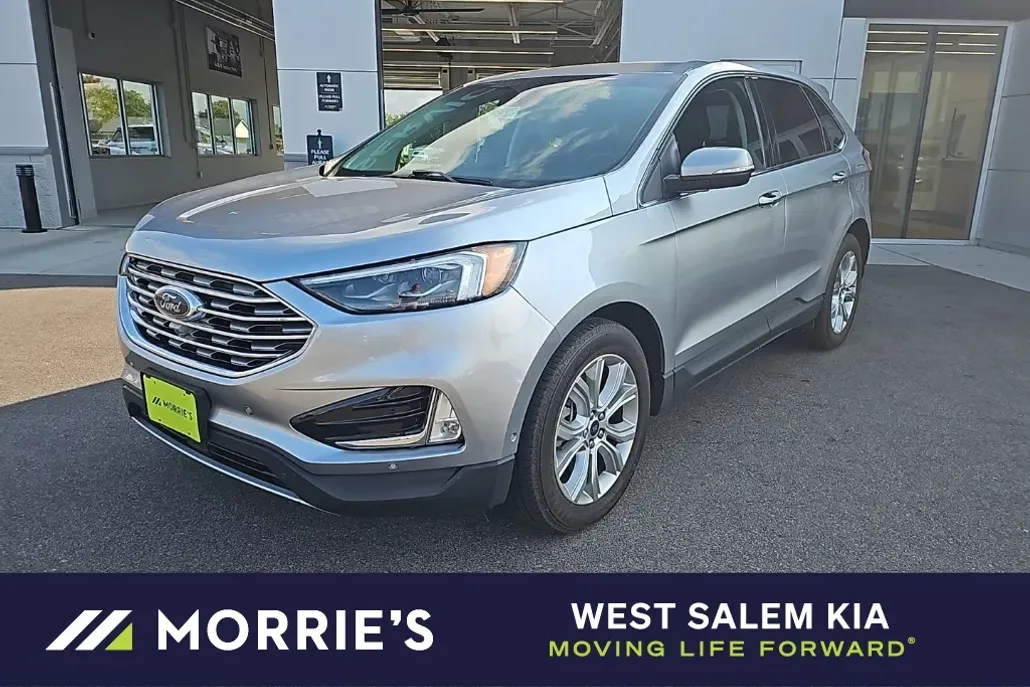 2022 Ford Edge Titanium photo 1