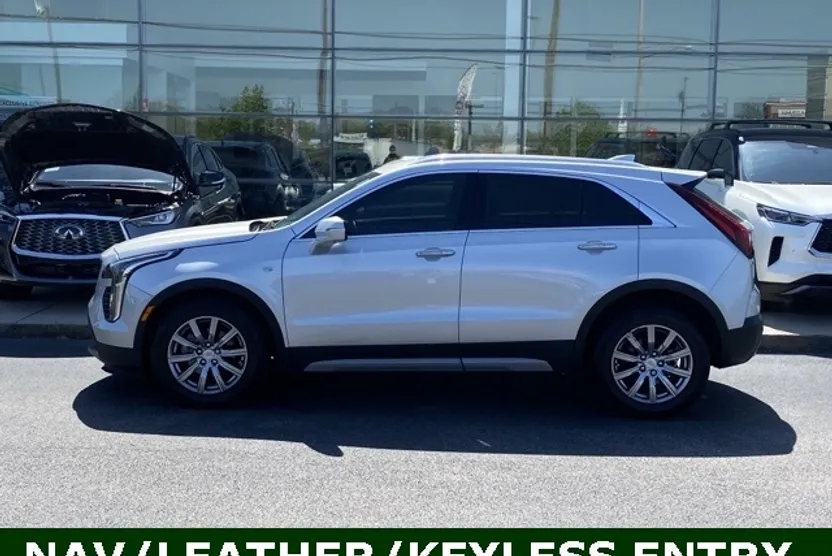 2022 Cadillac XT4 Premium Luxury photo 1