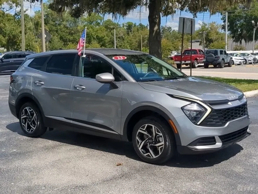 2023 Kia Sportage LX photo 1