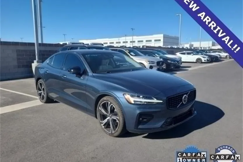 2023 Volvo S60 B5 Plus photo 1