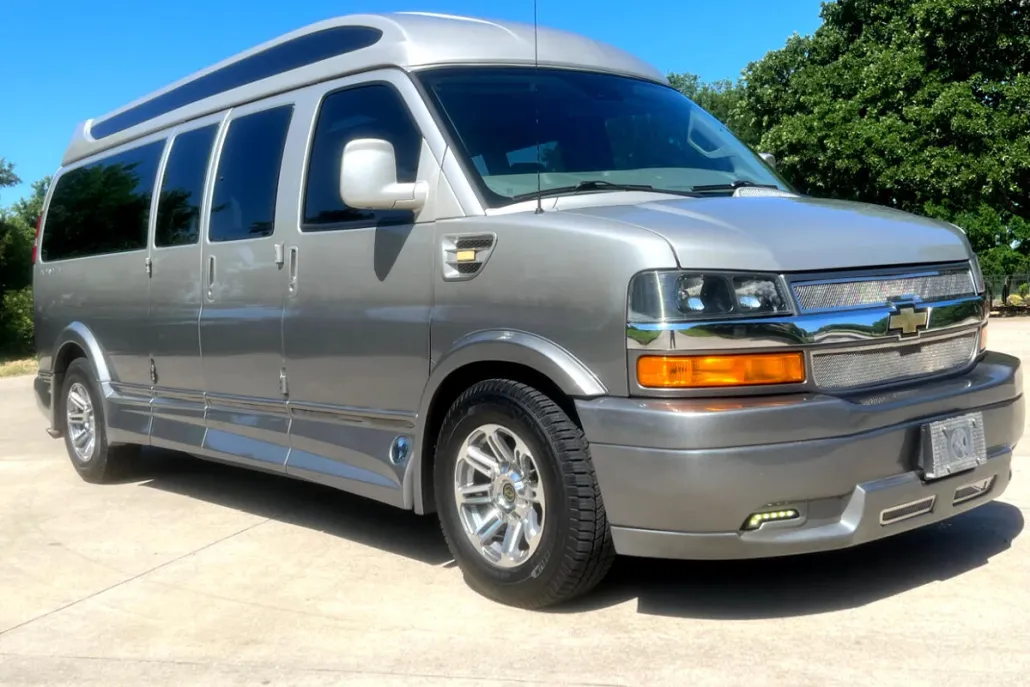 2019 Chevrolet Express 2500 photo 1