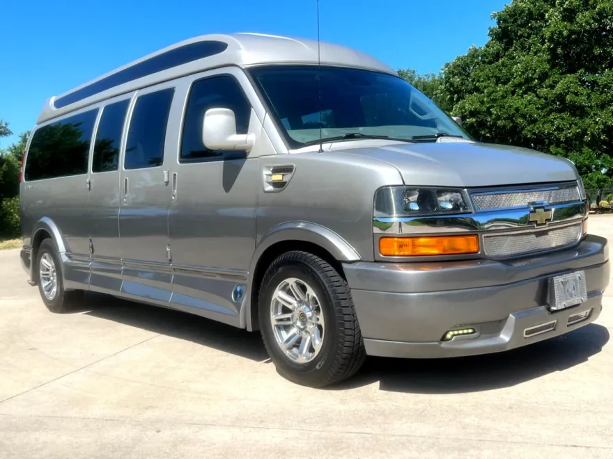 2019 Chevrolet Express 2500 photo 1