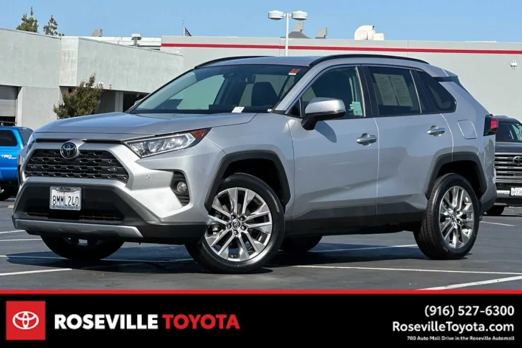 2019 Toyota RAV4 Limited photo 1