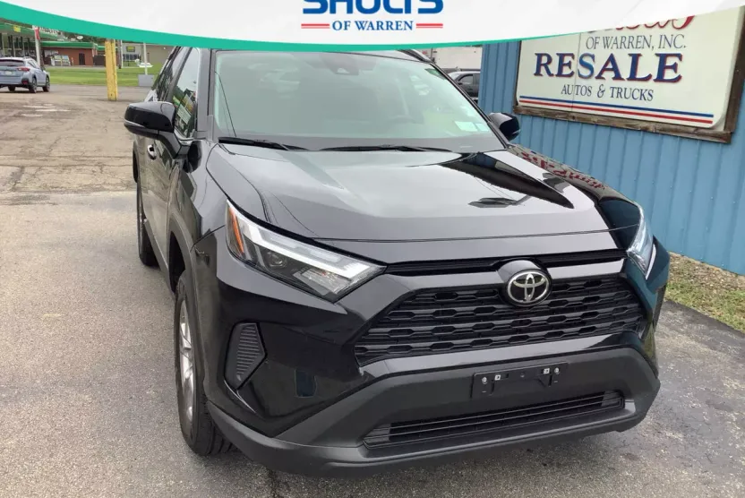 2022 Toyota RAV4 XLE photo 1