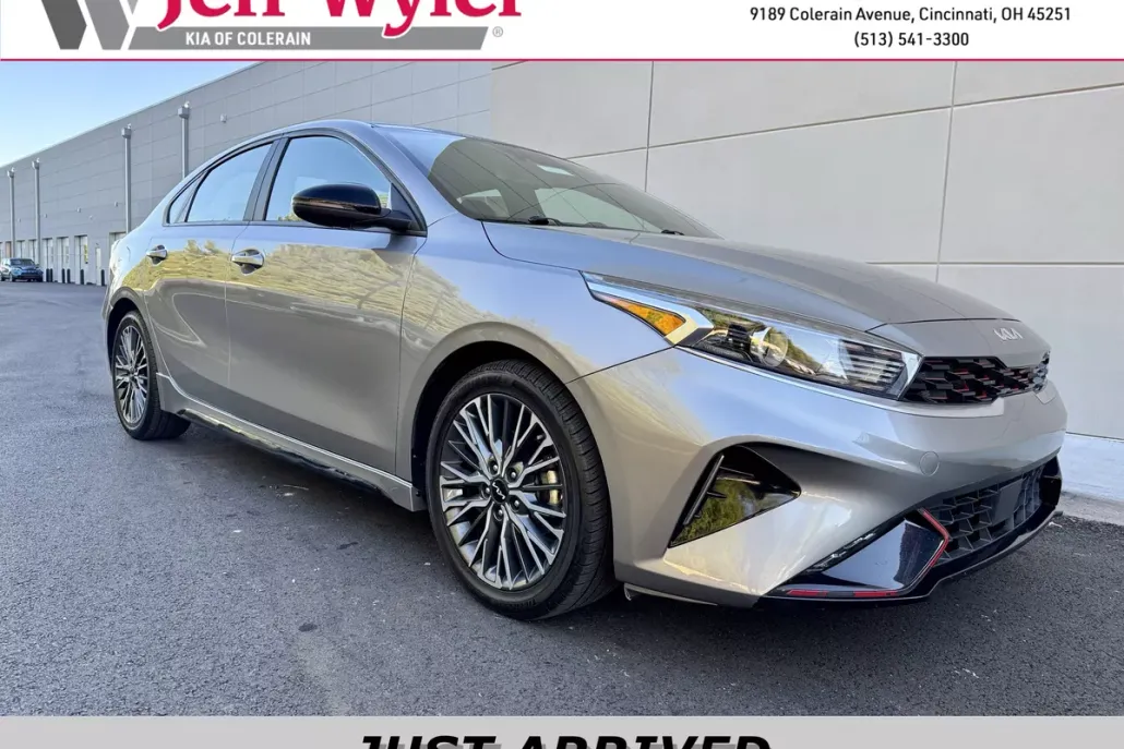 2023 Kia Forte GT-Line photo 1