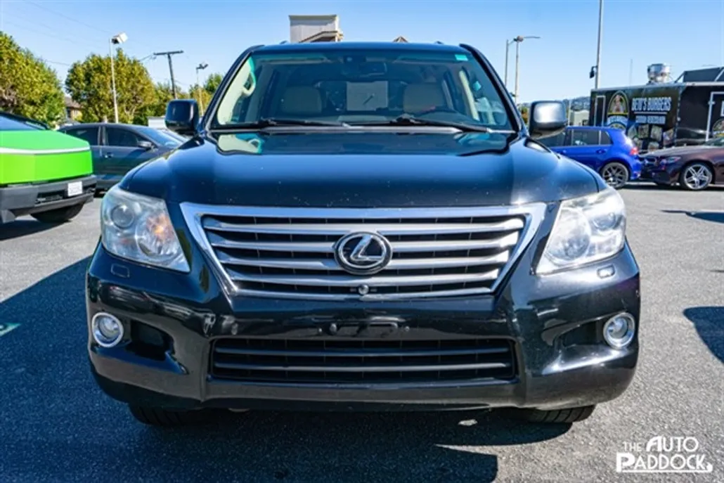 2011 Lexus LX 570 photo 1