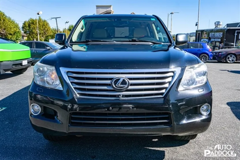 2011 Lexus LX 570 photo 1