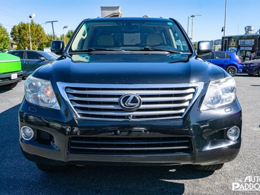 2011 Lexus LX 570 photo 1