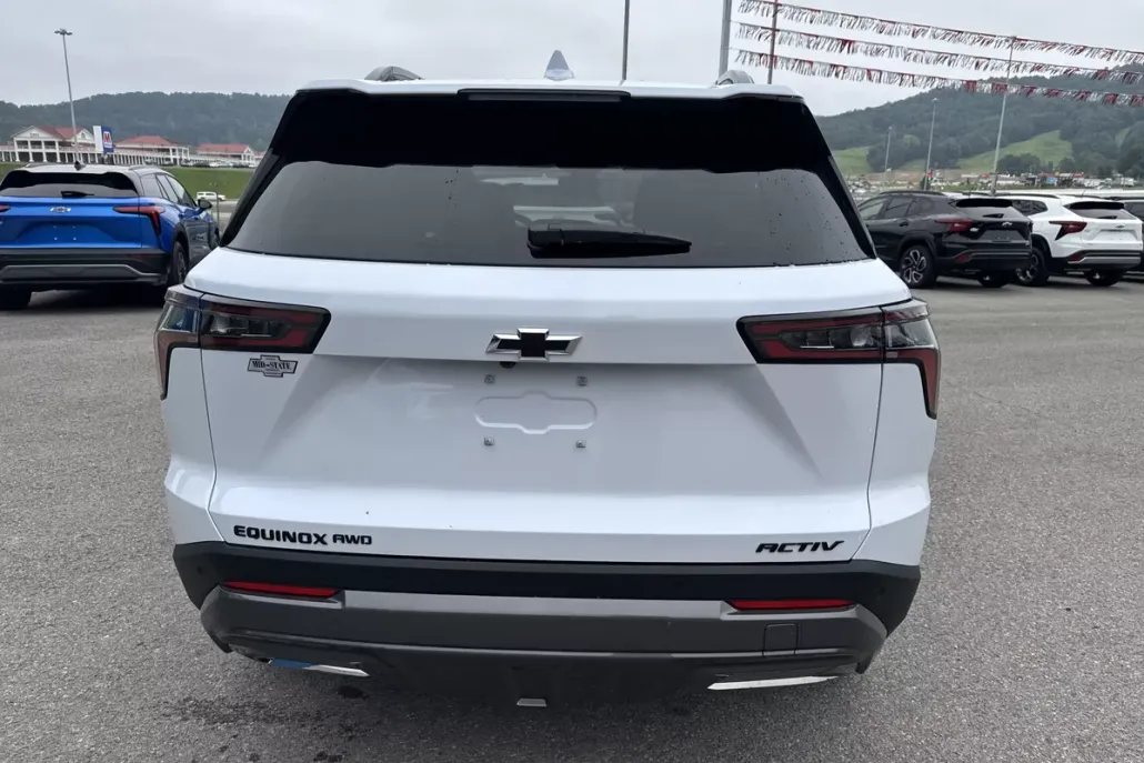 2026 Chevrolet Equinox ACTIV photo 1