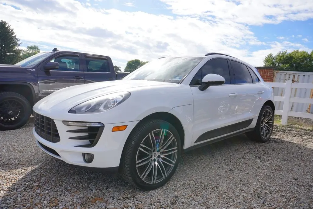 2015 Porsche Macan S photo 1