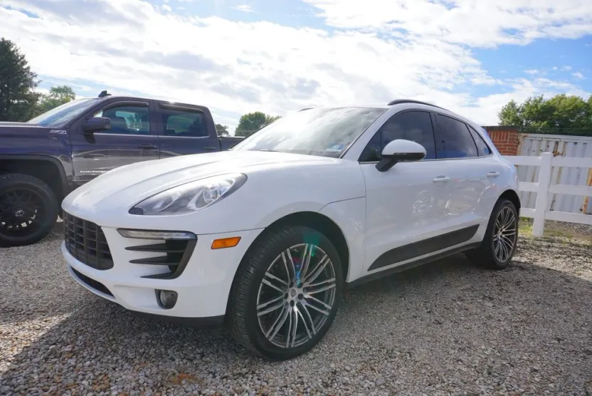 2015 Porsche Macan S photo 1