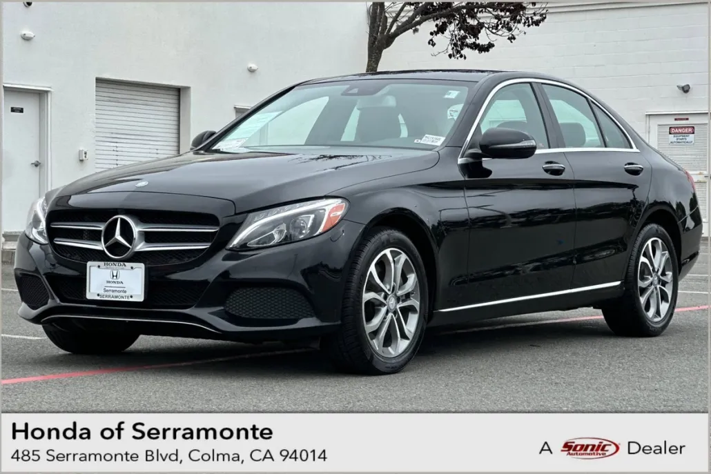 2017 Mercedes Benz C 300 4MATIC Sedan photo 1