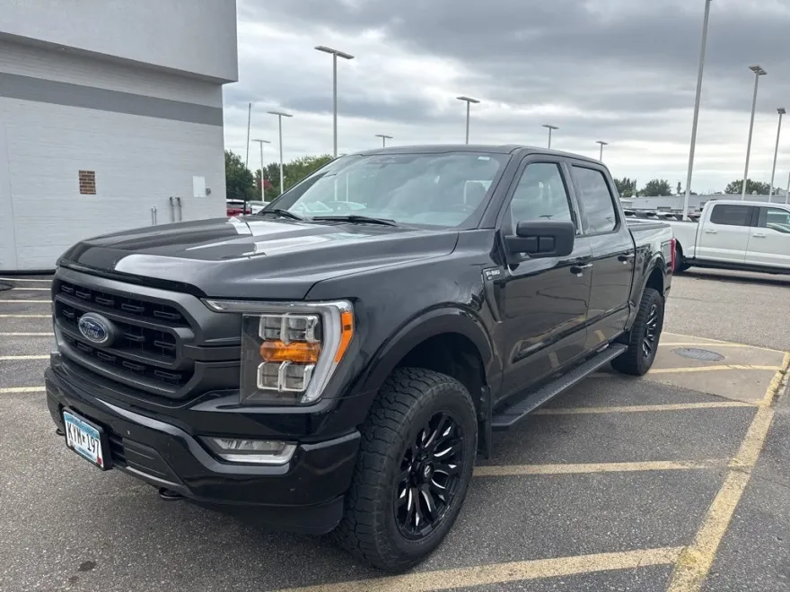 2023 Ford F-150 XLT photo 1