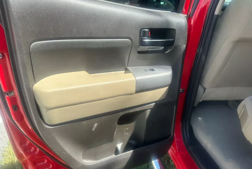 2010 Toyota Tundra CrewMax SR5 photo 1