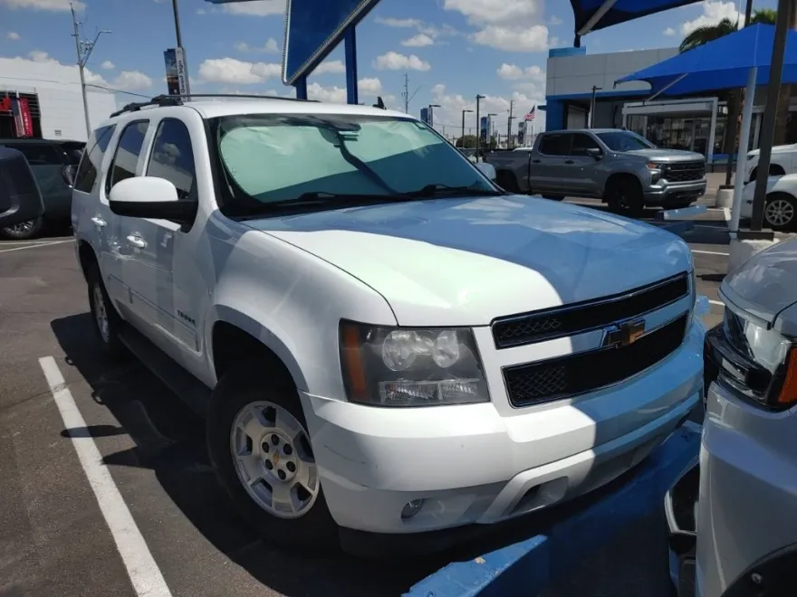 2010 Chevrolet Tahoe LT photo 1