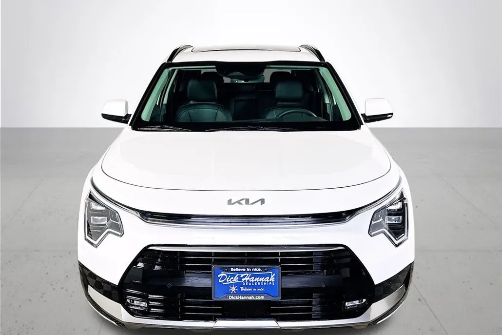 2025 Kia Niro Plug-In Hybrid SX Touring photo 1