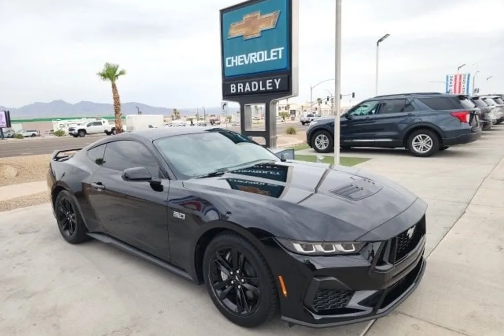 2024 Ford Mustang GT photo 1