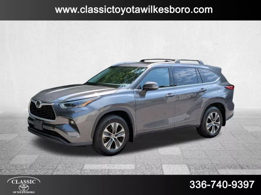 2022 Toyota Highlander XLE photo 1