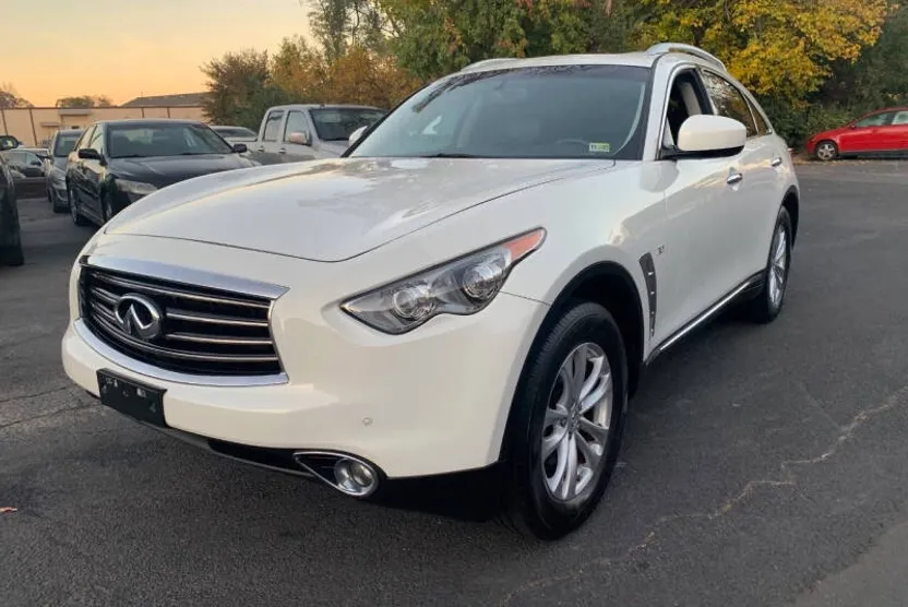 2014 Infiniti QX70 photo 1