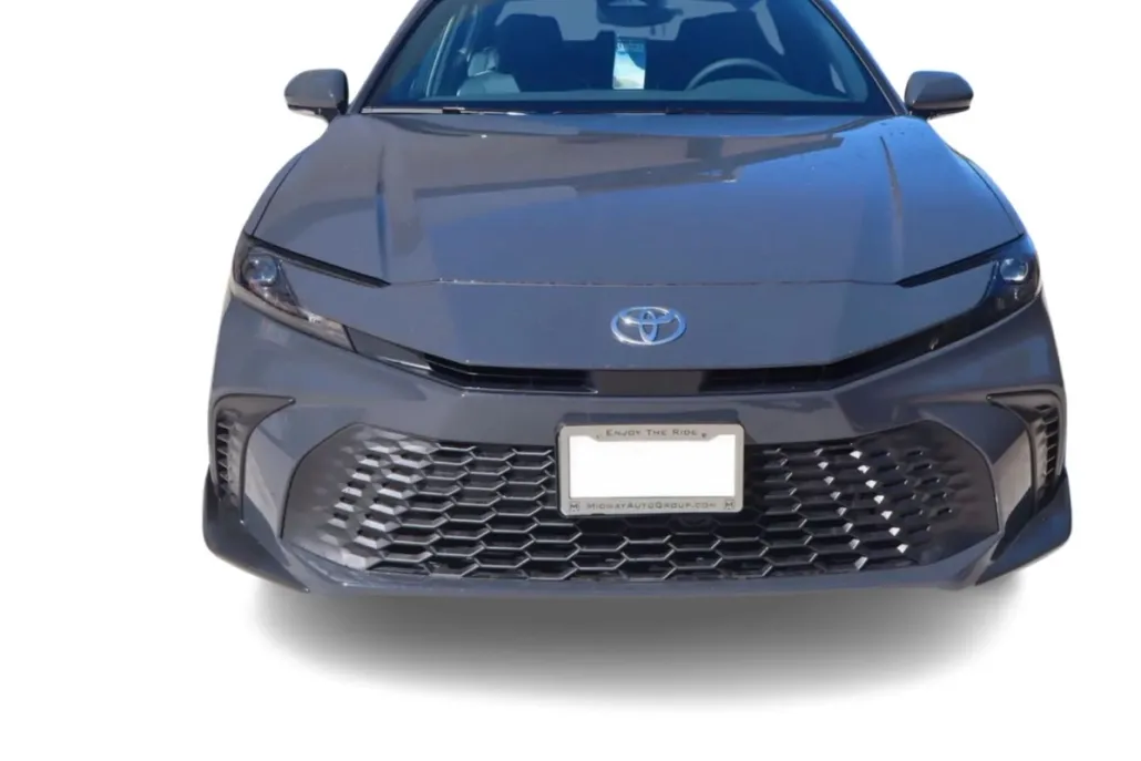 2025 Toyota Camry photo 1