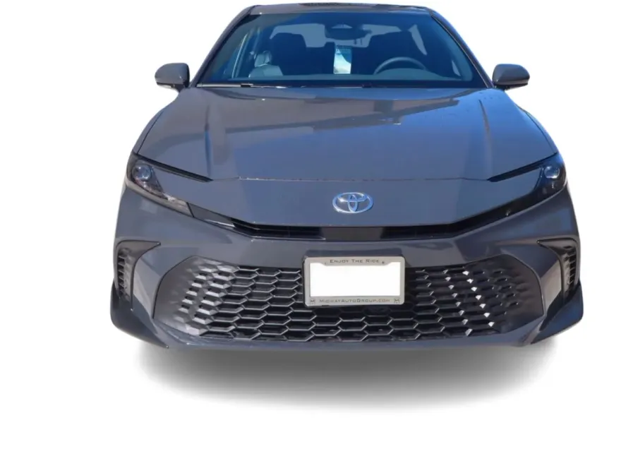 2025 Toyota Camry photo 1