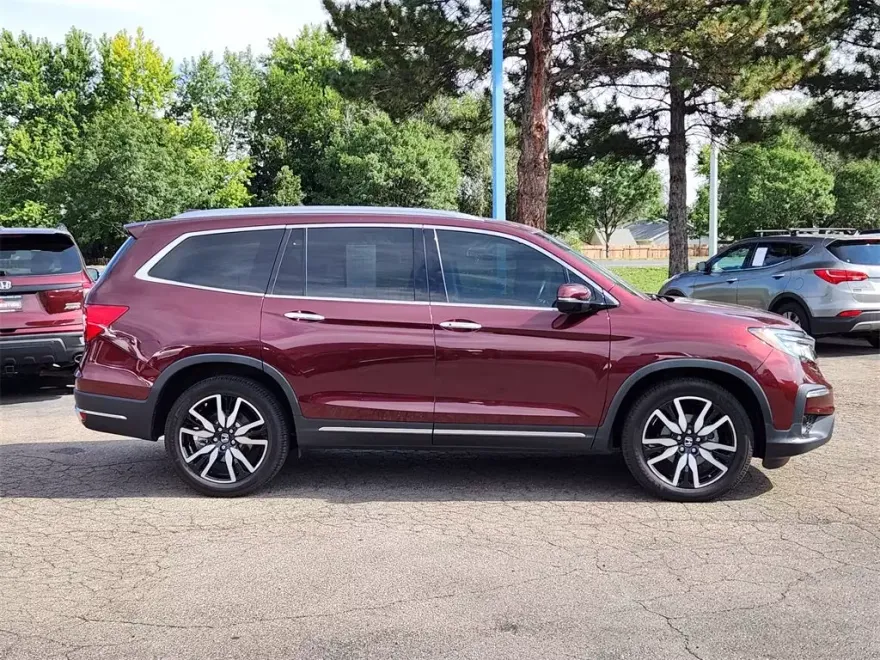 2021 Honda Pilot Touring photo 1