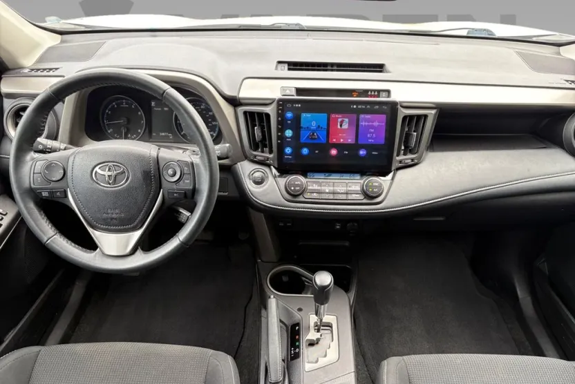 2018 Toyota RAV4 XLE photo 1