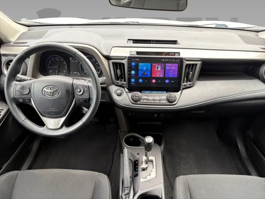 2018 Toyota RAV4 XLE photo 1