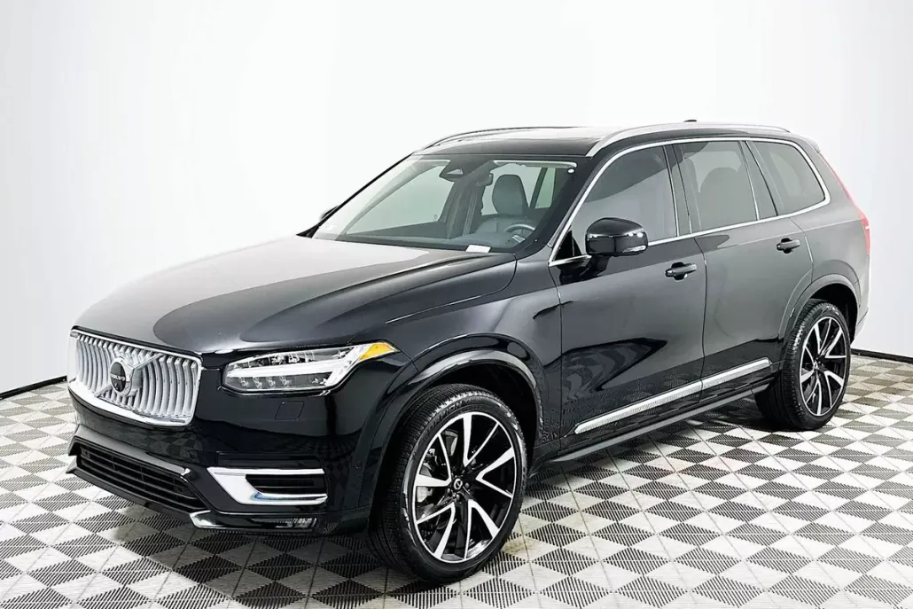 2025 Volvo XC90 B5 Plus AWD photo 1