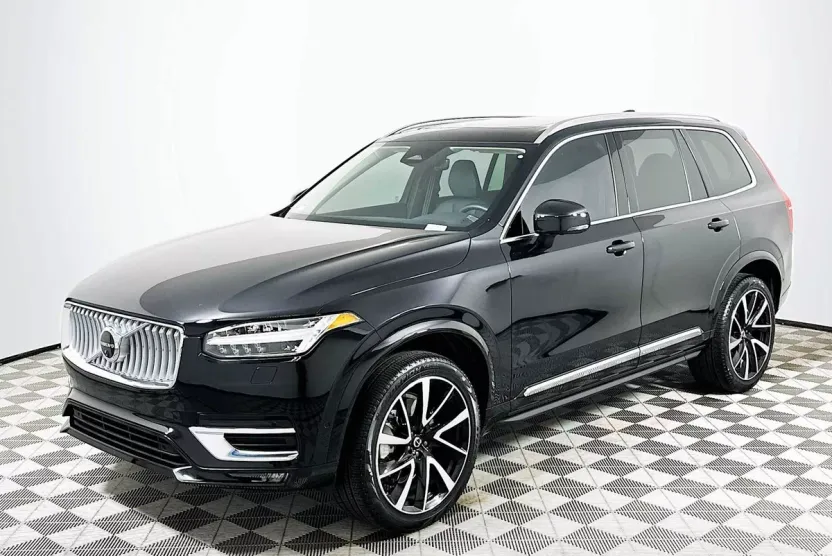 2025 Volvo XC90 B5 Plus AWD photo 1