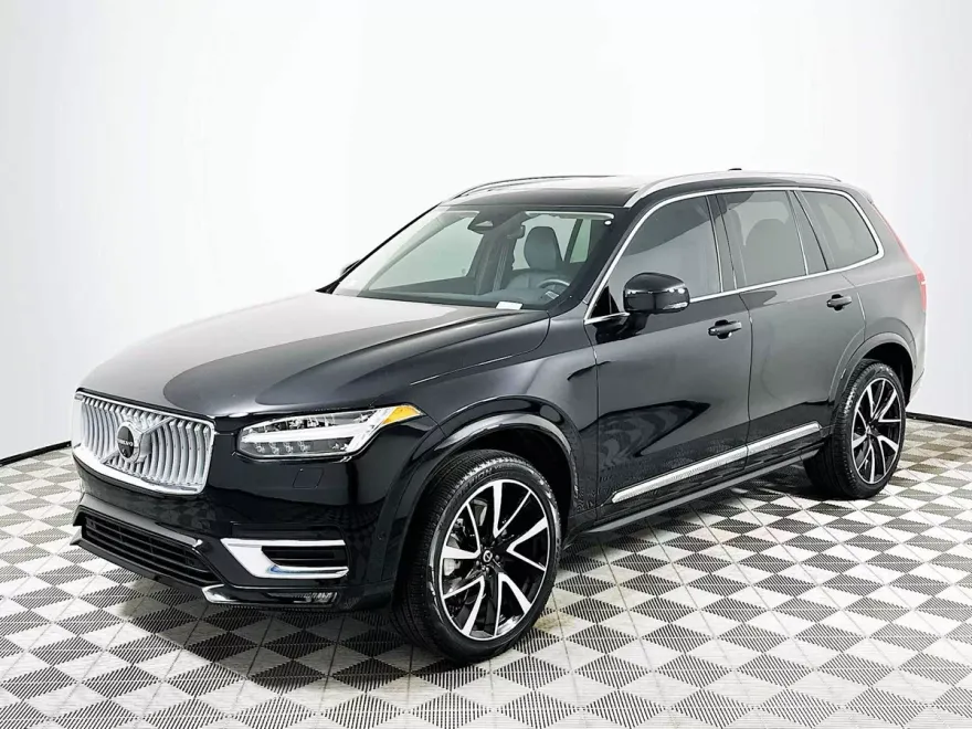 2025 Volvo XC90 B5 Plus AWD photo 1