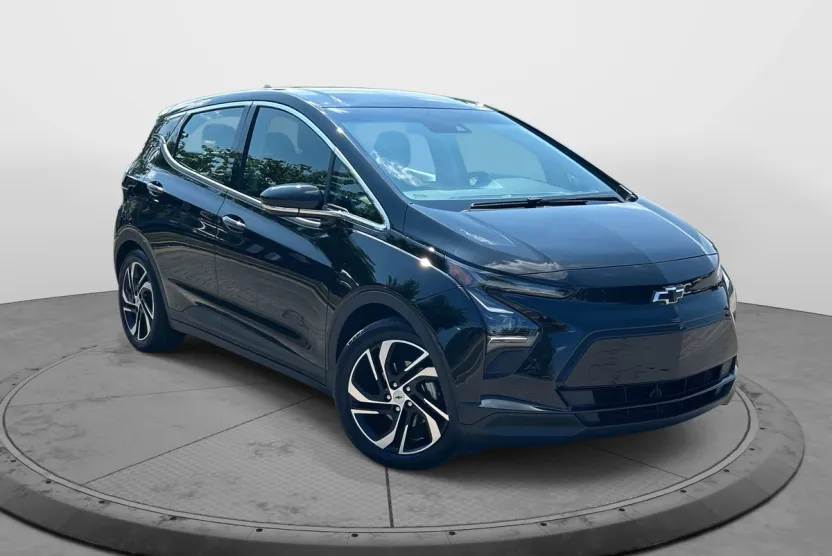 2022 Chevrolet Bolt EV 2LT photo 1