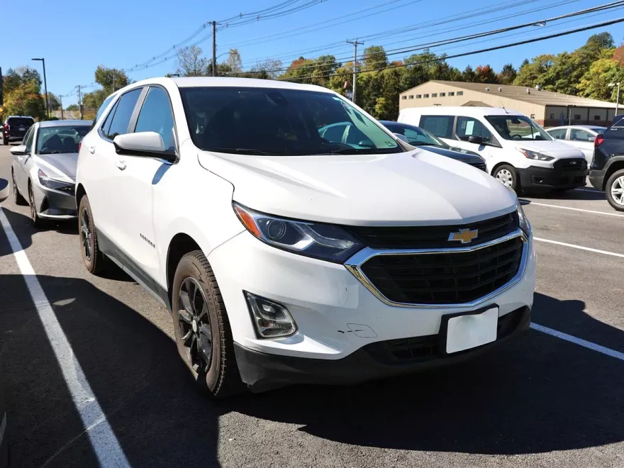 2021 Chevrolet Equinox LT photo 1