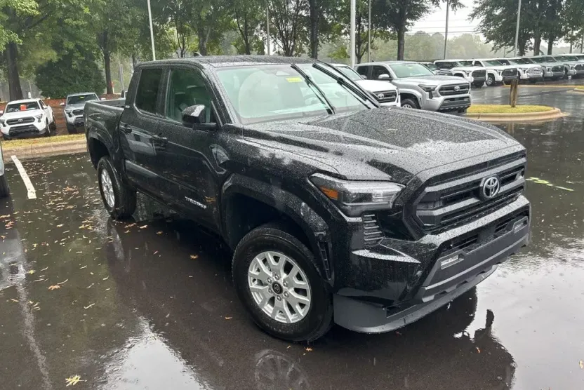 2025 Toyota Tacoma SR5 4x4 Double Cab photo 1