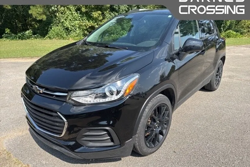 2022 Chevrolet Trax LT photo 1