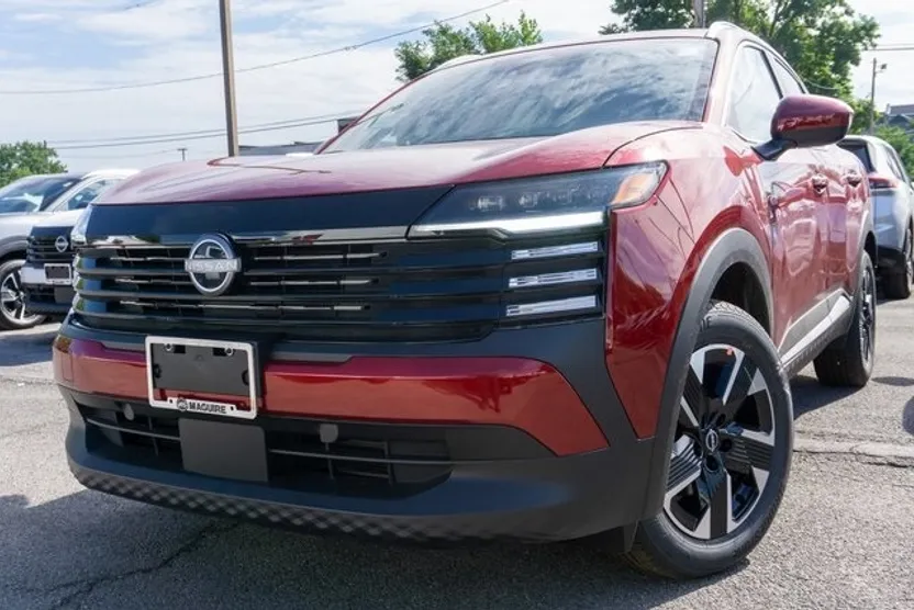 2025 Nissan Kicks SV photo 1