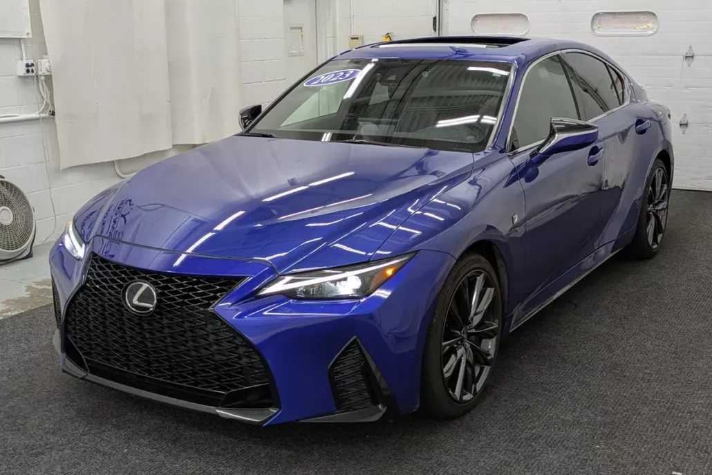 2023 Lexus IS 350 F SPORT photo 1