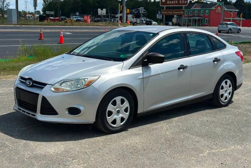 2014 Ford Focus S photo 1
