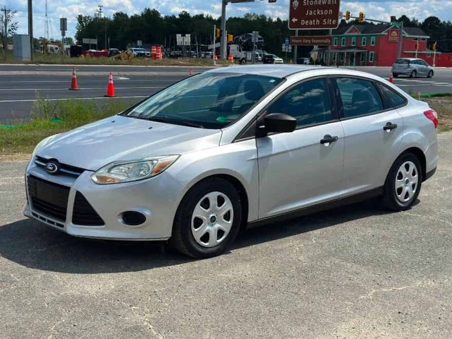 2014 Ford Focus S photo 1